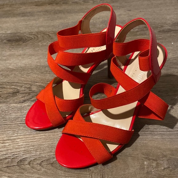 Red high heels - Picture 1 of 4